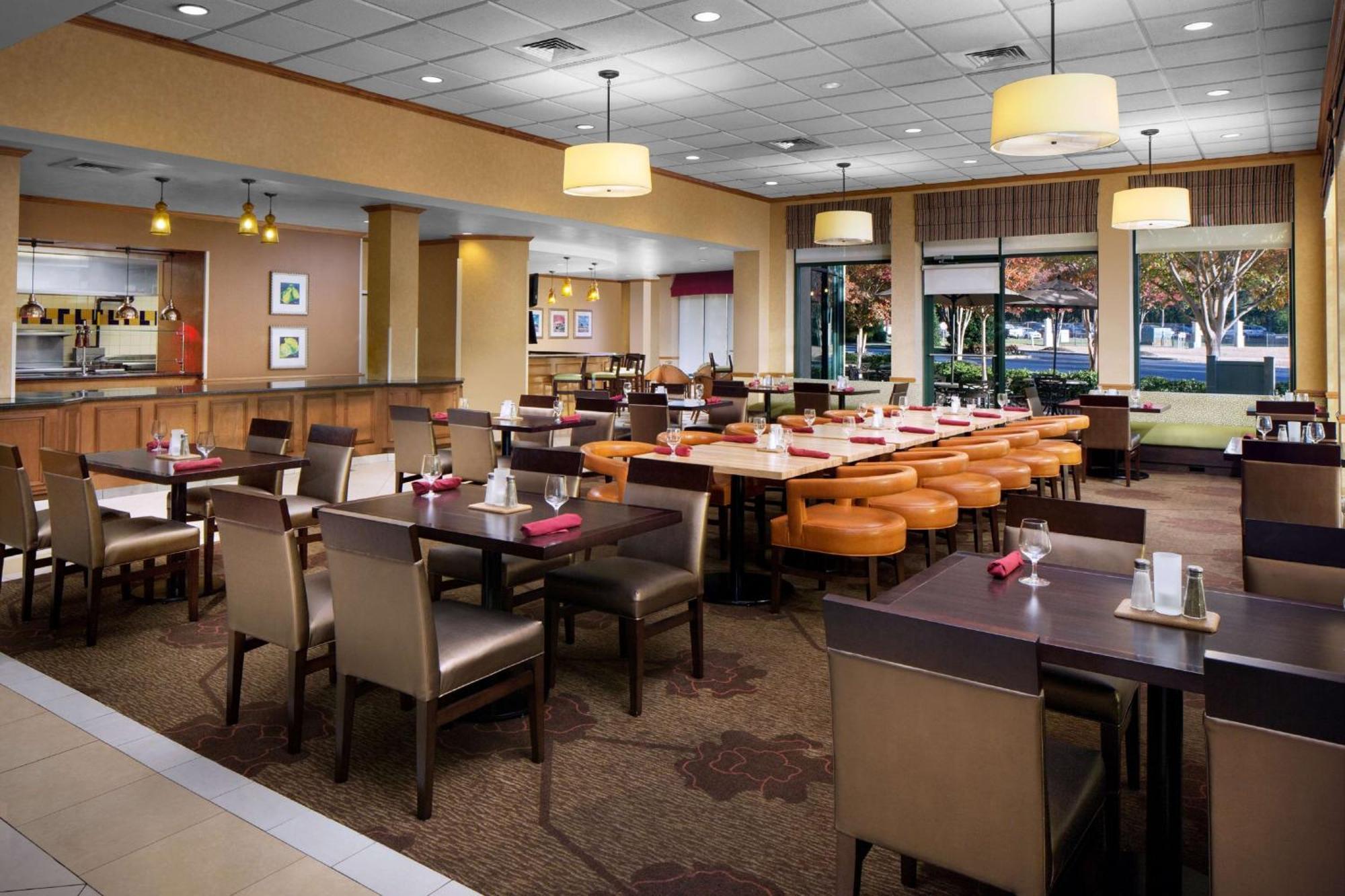 Hilton Garden Inn Atlanta Airport/Millenium Center College Park Exterior foto